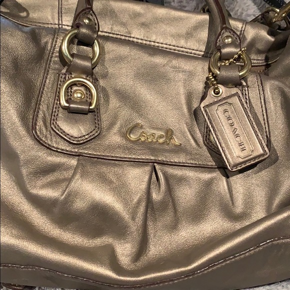 Purse fairly used hand or shoulder - Picture 2 of 9